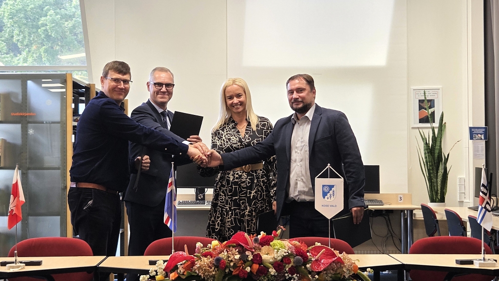 Viie valla koostöökokkuleppe sõlmimine: Andrus Umboja (Jõelähtme valla vallavanem), Marek Vainola (Kiili valla vallavanem), Ott Valdma (Kose valla vallavanem), Gerli Lehe (Rae valla vallavanem)