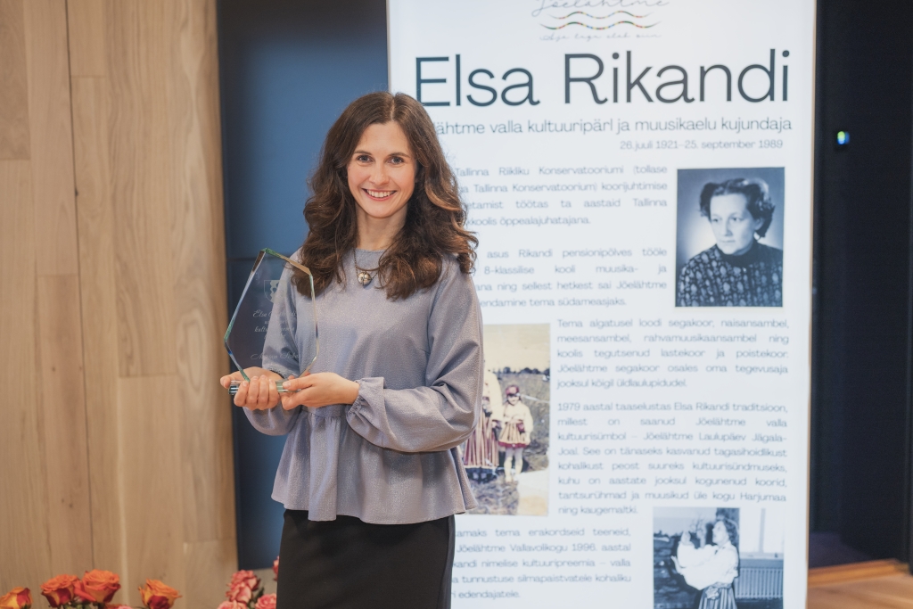 Mirjam Sirkas pälvis Elsa Rikandi kultuuripreemia - valla suurima ja prestiižseima tunnustuse, mida on vallavalitsuse poolt välja antud alates 1996st aastast